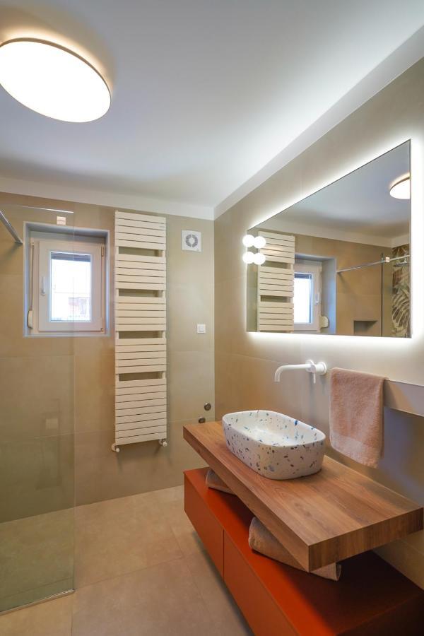 Apartments Palm View ロヴィニ エクステリア 写真