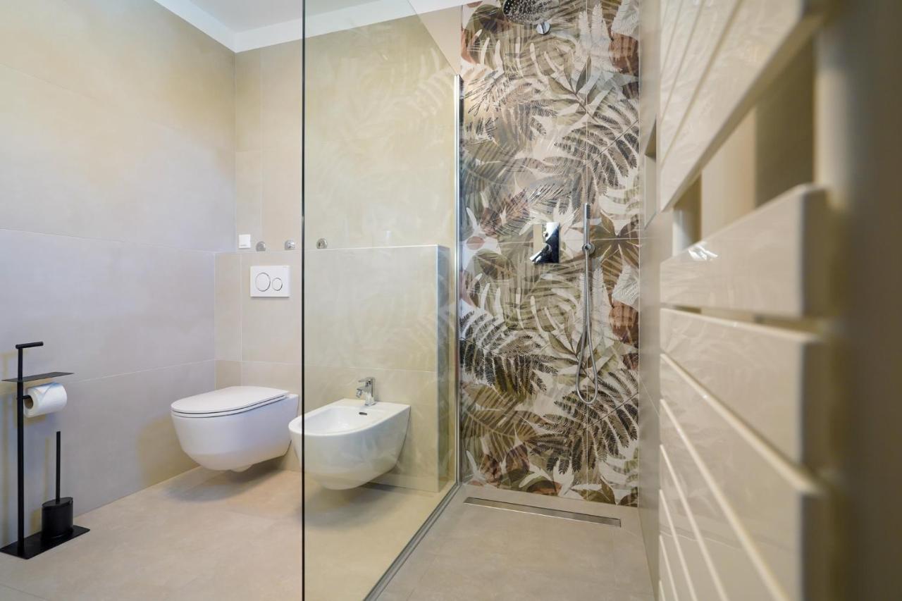 Apartments Palm View ロヴィニ エクステリア 写真