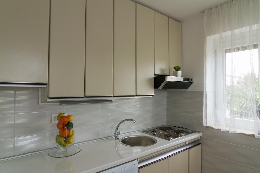 Apartments Palm View ロヴィニ エクステリア 写真