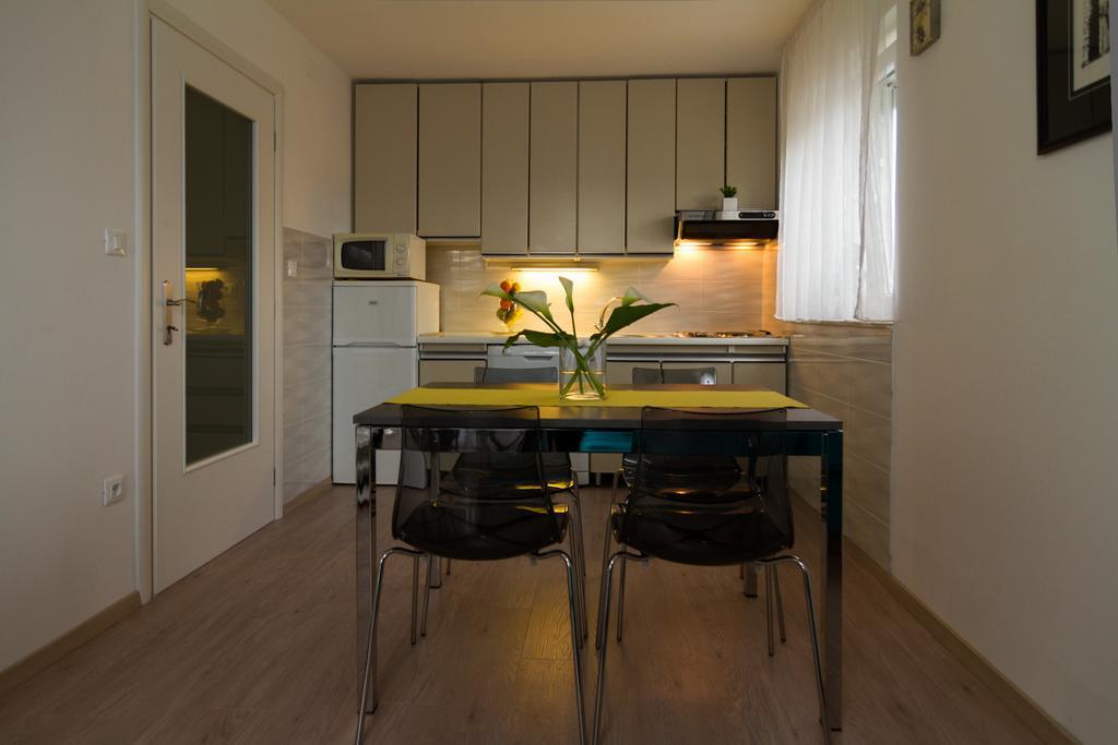 Apartments Palm View ロヴィニ エクステリア 写真